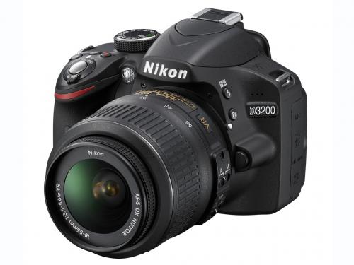 D3200 200mm ダブルズームキット [ブラック]