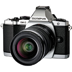 OLYMPUS OM-D E-M5 レンズキット [シルバー]